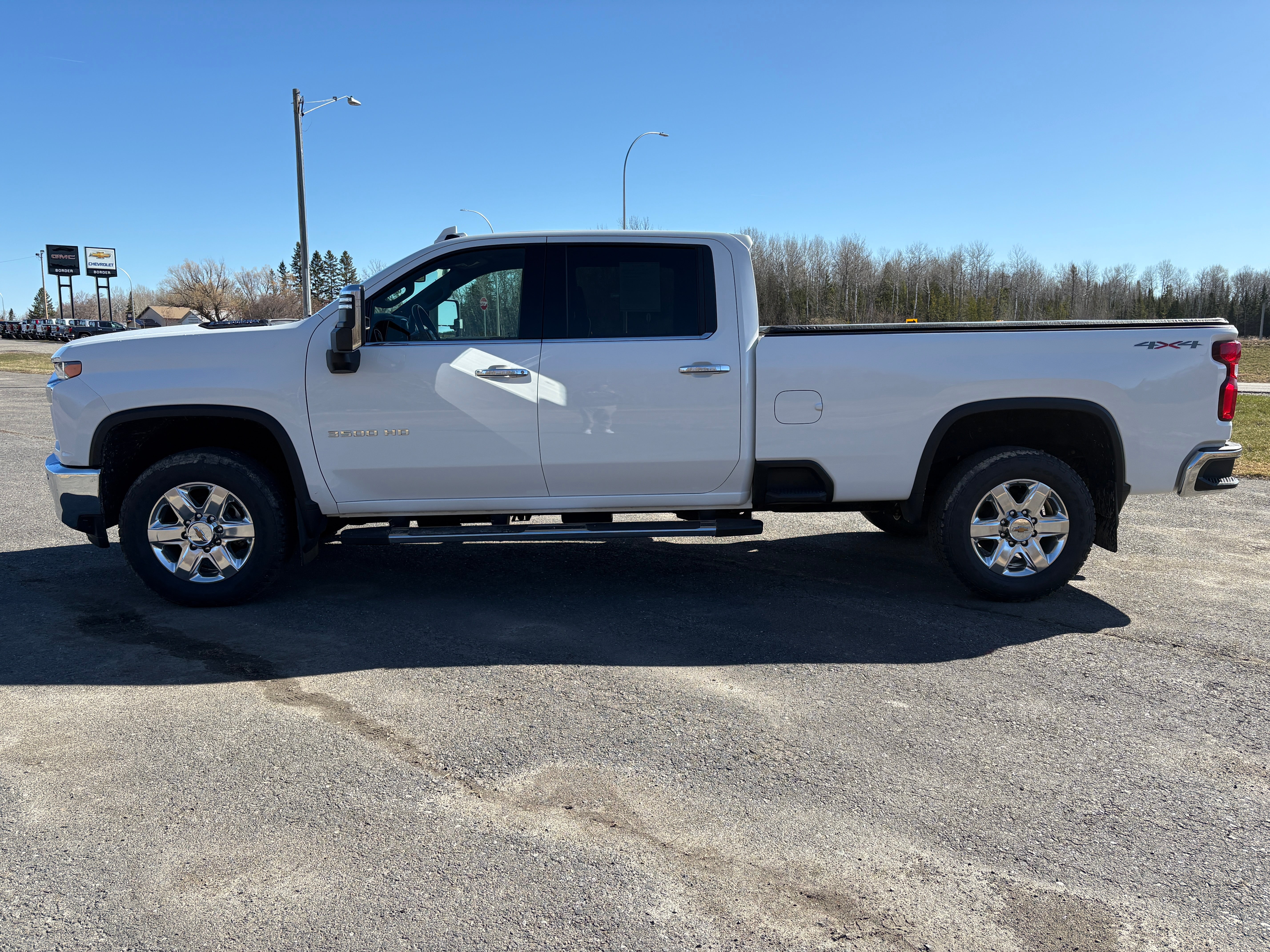 Used 2021 Chevrolet Silverado 3500HD LTZ with VIN 1GC4YUEY3MF316141 for sale in International Falls, Minnesota