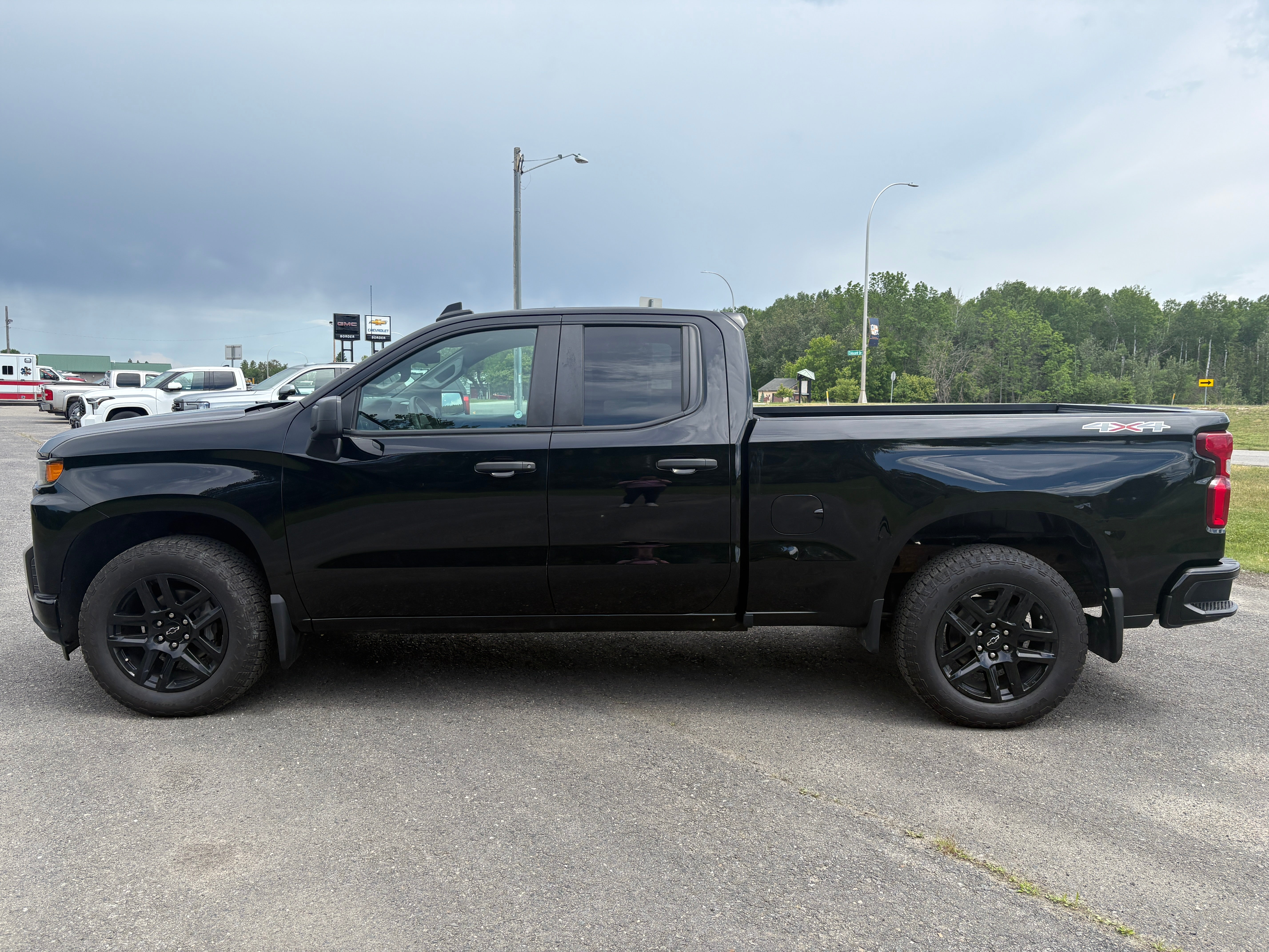Used 2021 Chevrolet Silverado 1500 Custom with VIN 1GCRYBEK8MZ203581 for sale in International Falls, Minnesota