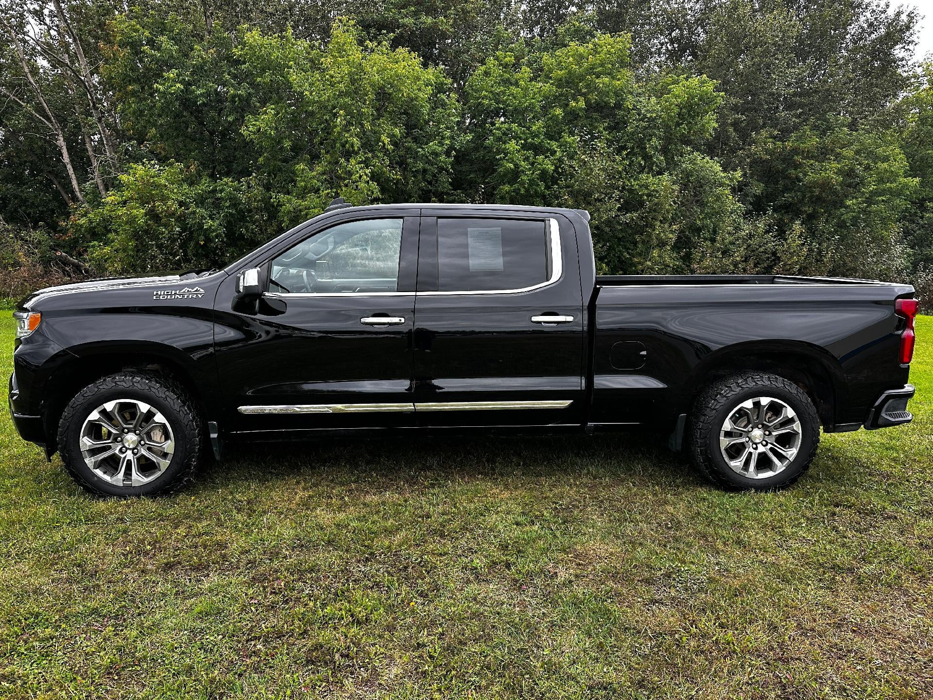 Used 2023 Chevrolet Silverado 1500 High Country with VIN 1GCUDJEL7PZ250808 for sale in International Falls, Minnesota