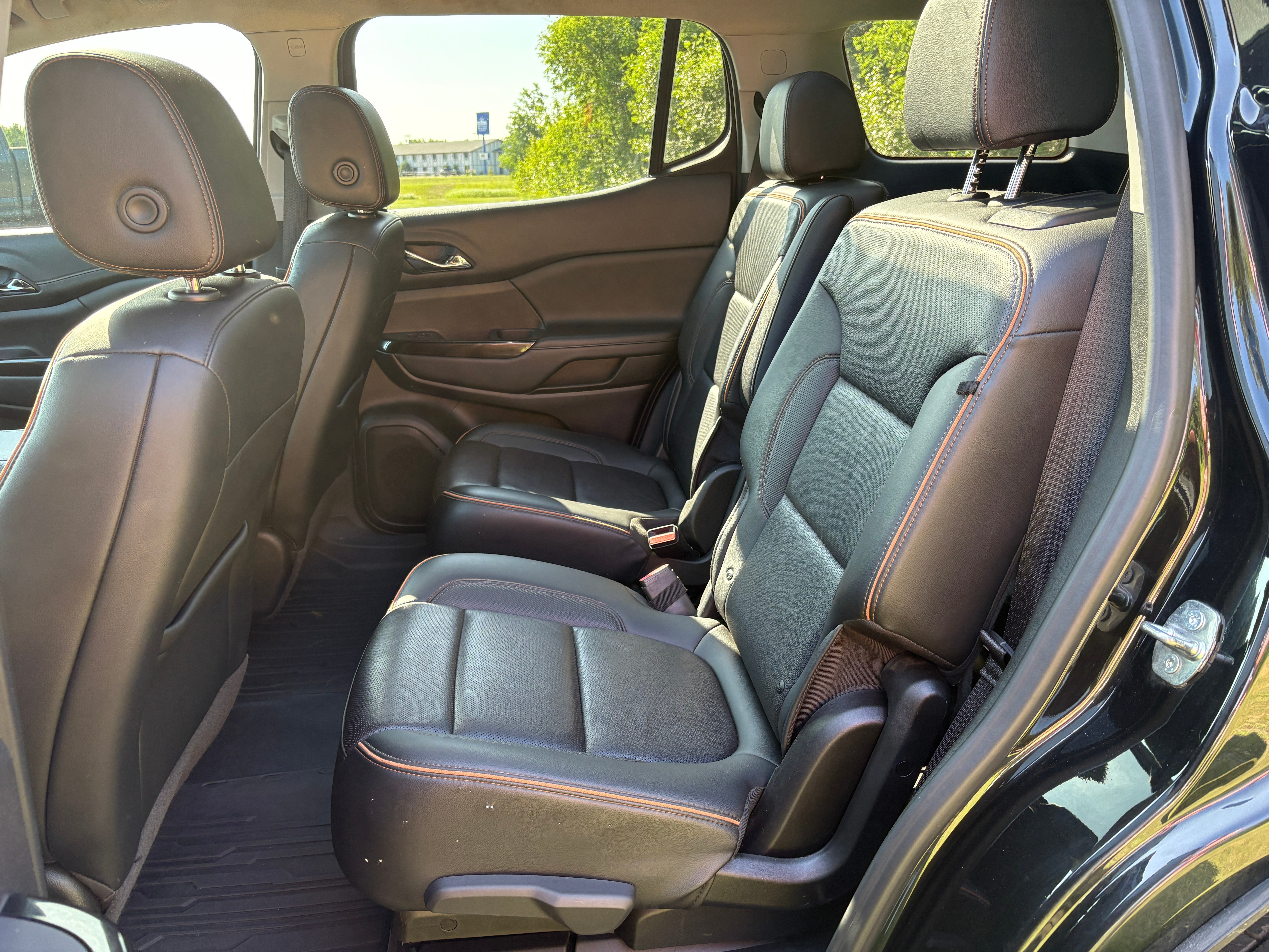 2022 GMC Acadia AT4