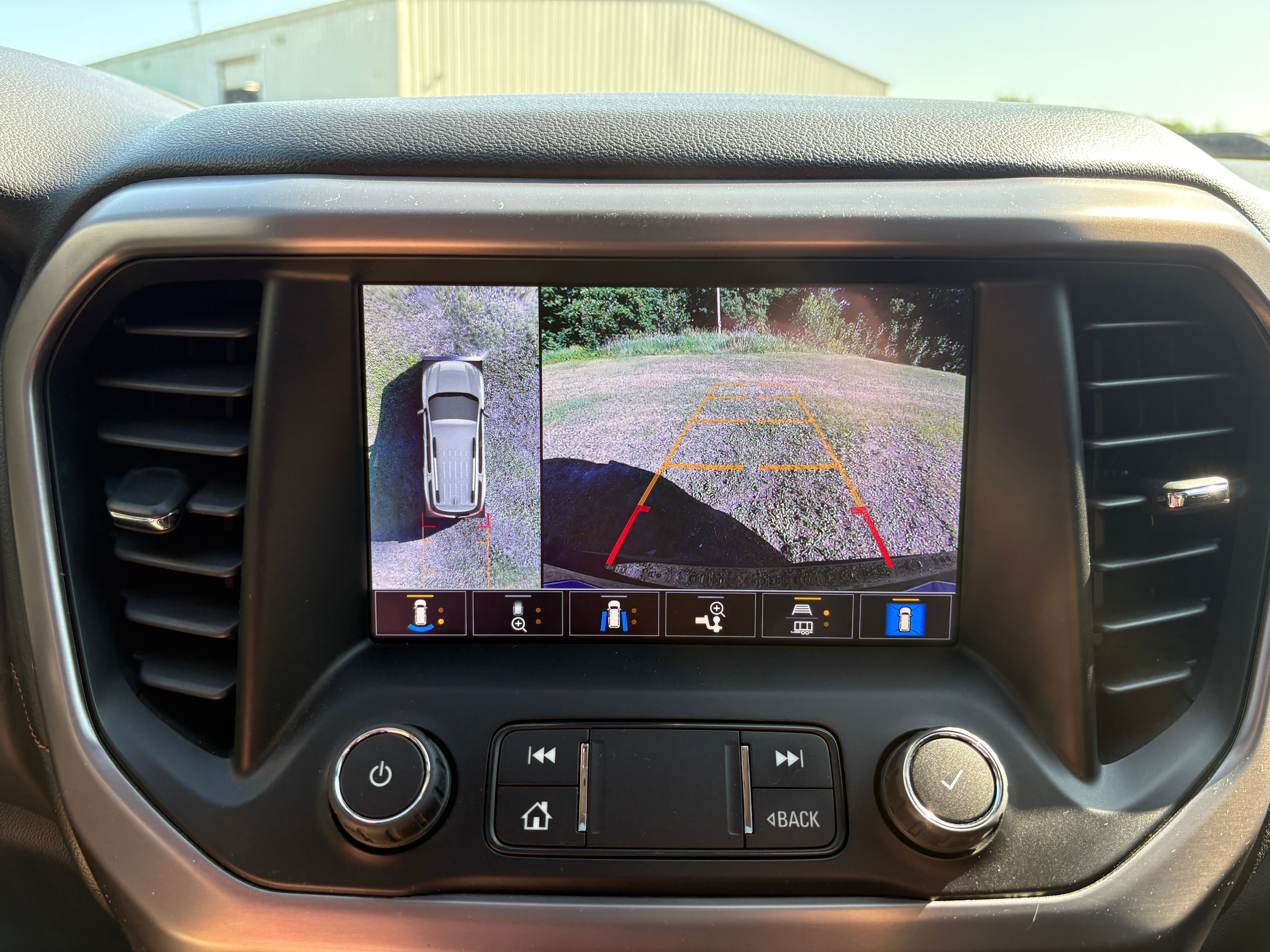 2022 GMC Acadia AT4