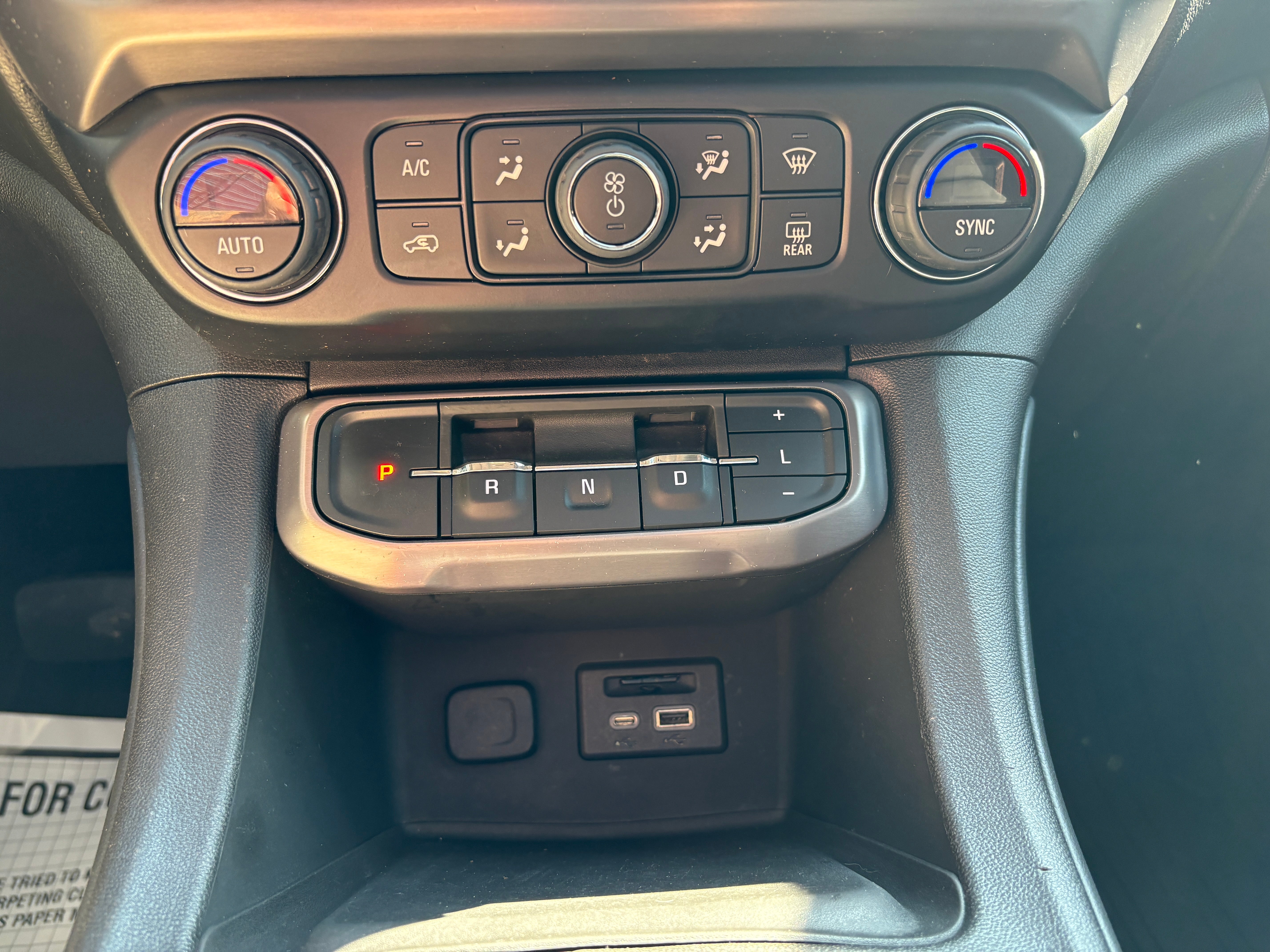 2022 GMC Acadia AT4