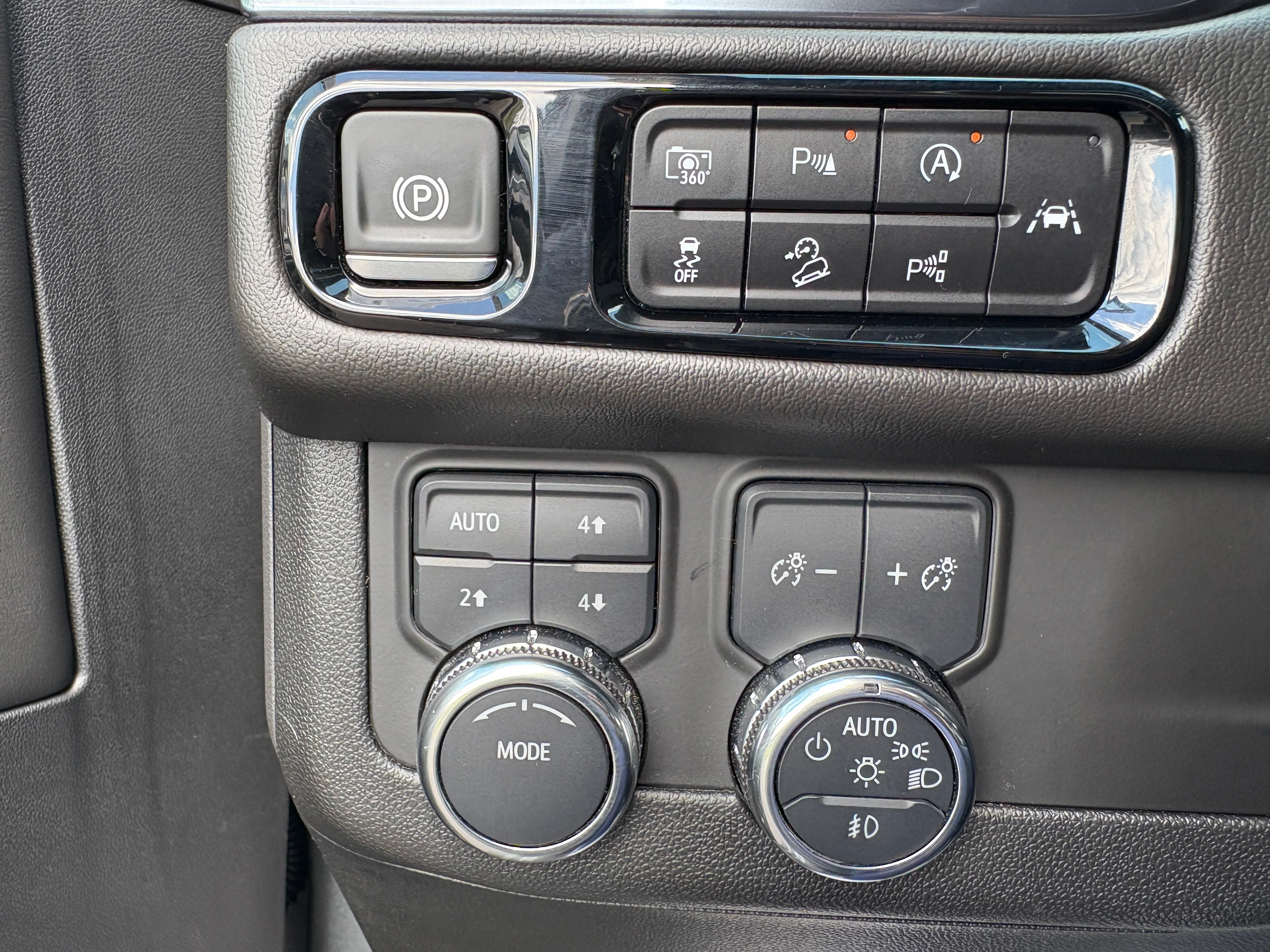 2025 GMC Yukon AT4