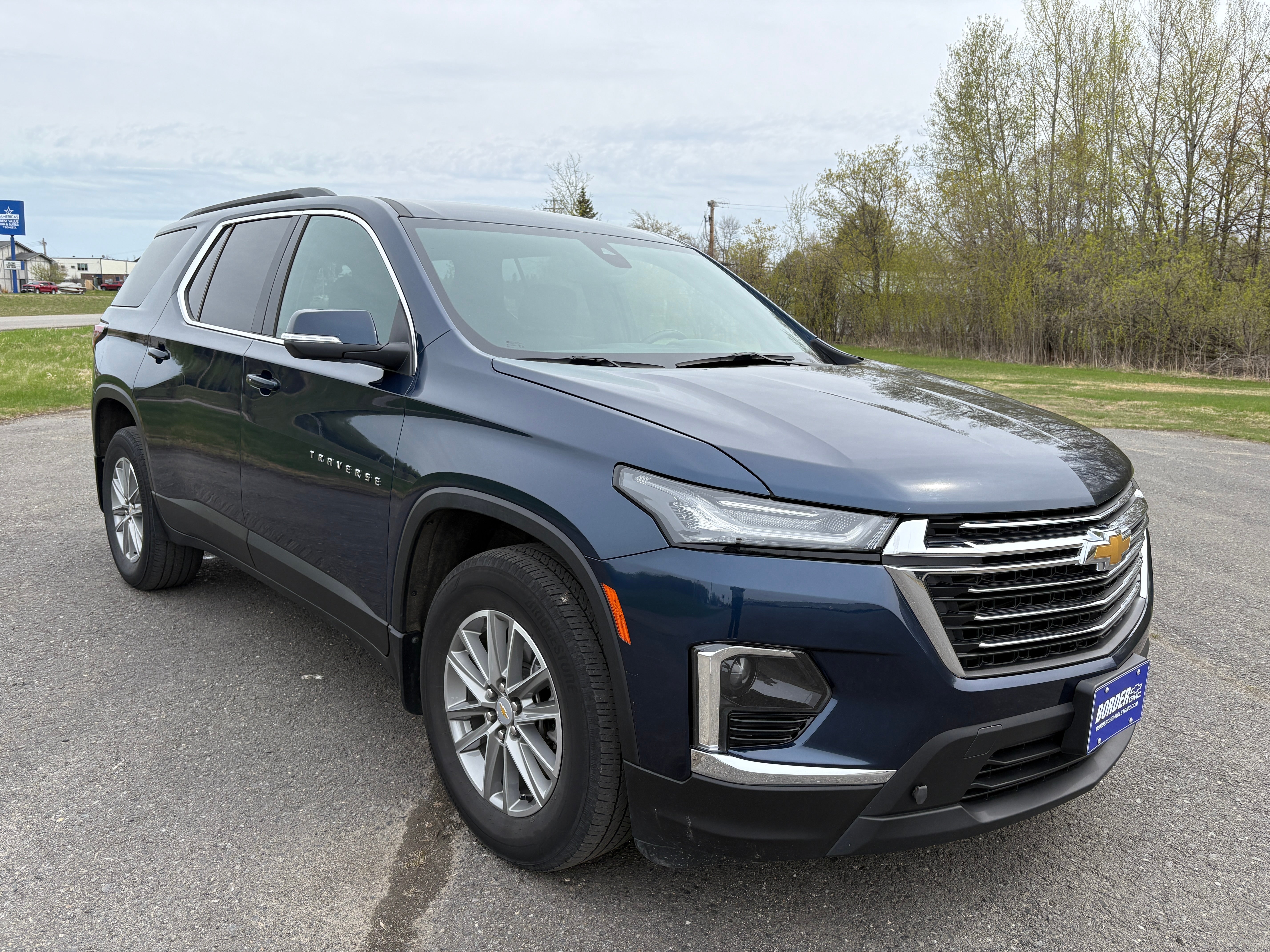 2023 Chevrolet Traverse LT Cloth