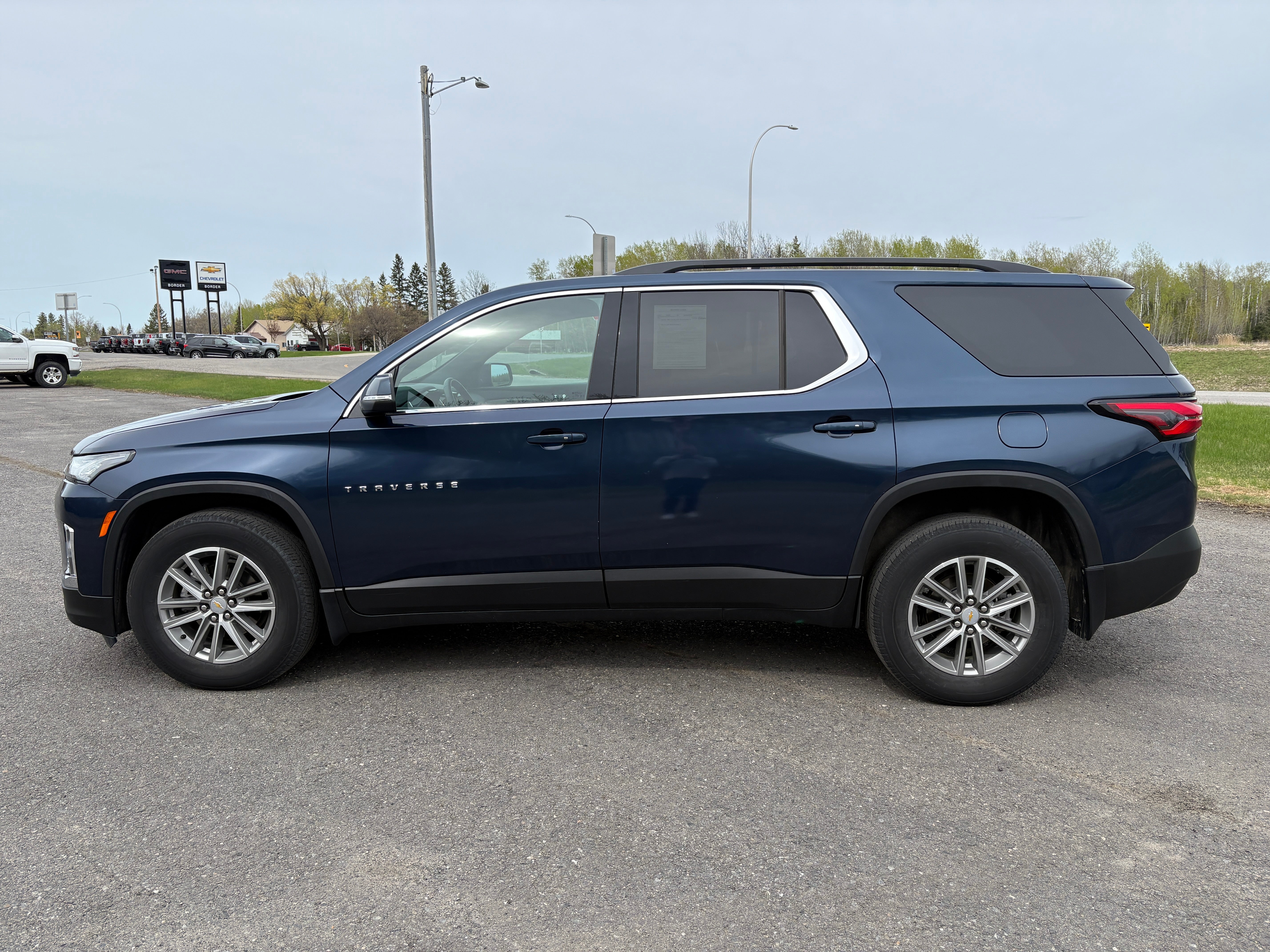 Used 2023 Chevrolet Traverse 1LT with VIN 1GNEVGKW4PJ249284 for sale in International Falls, Minnesota