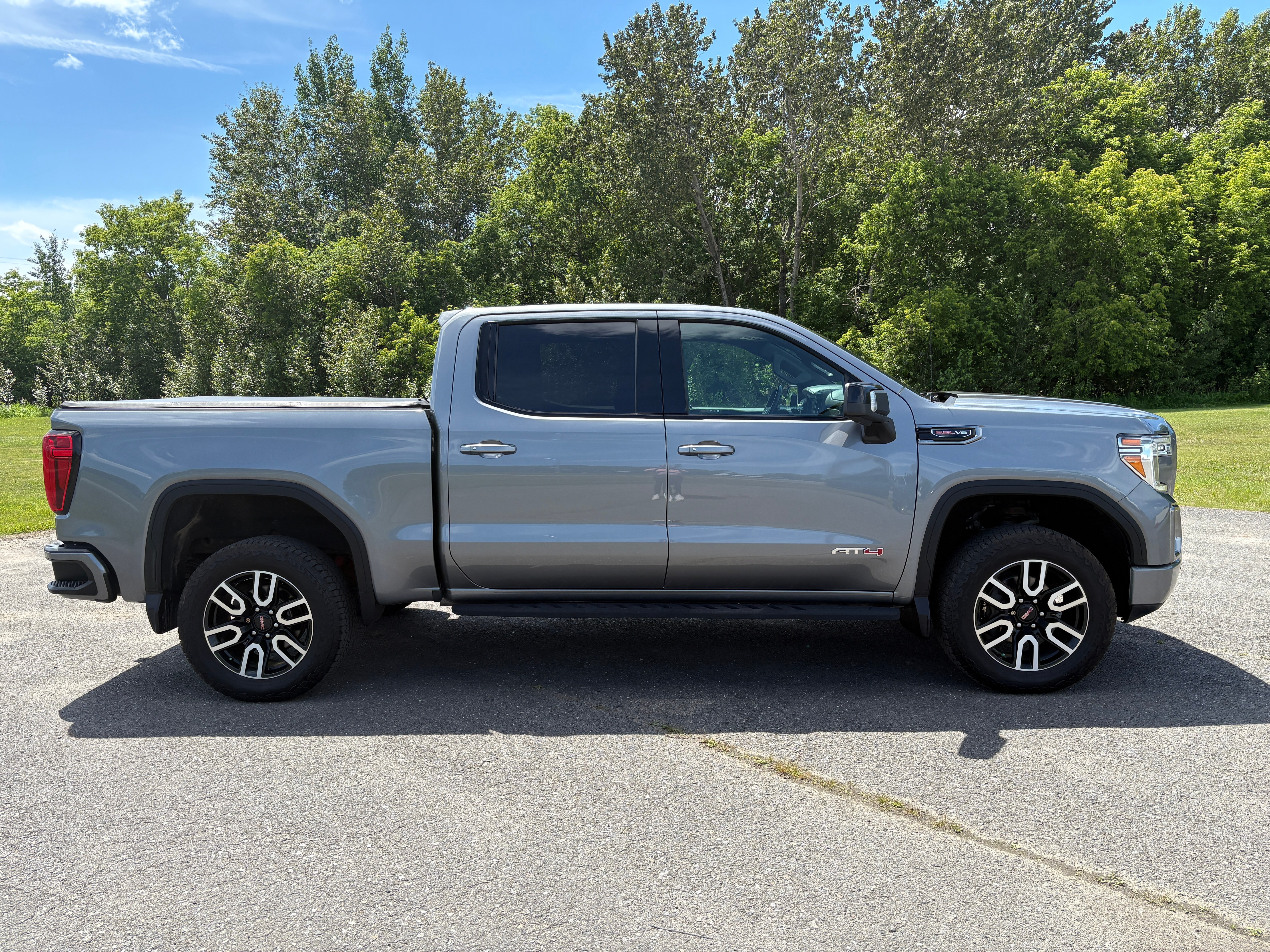 2022 GMC Sierra 1500 Limited AT4