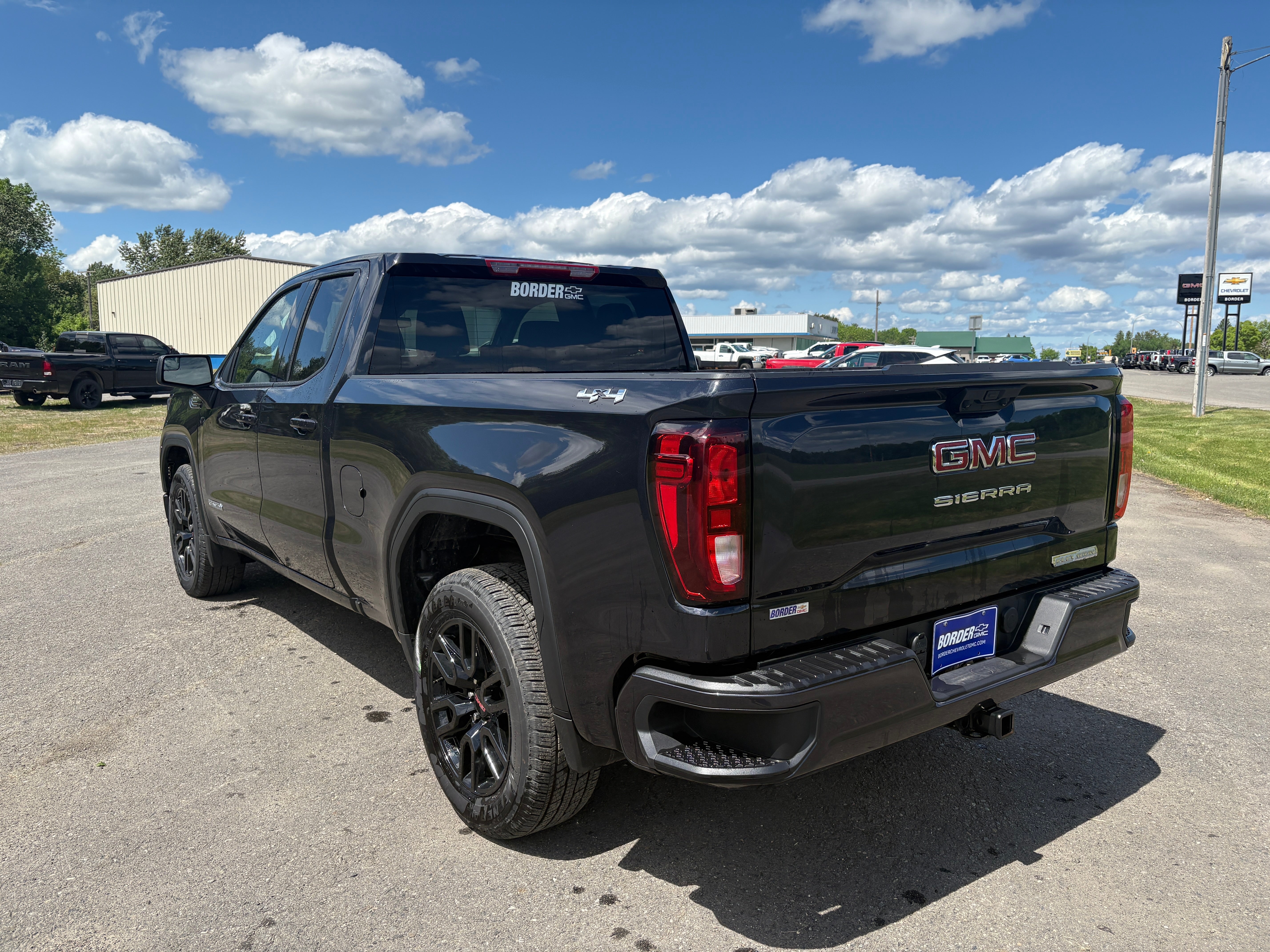 2025 GMC Sierra 1500 Elevation