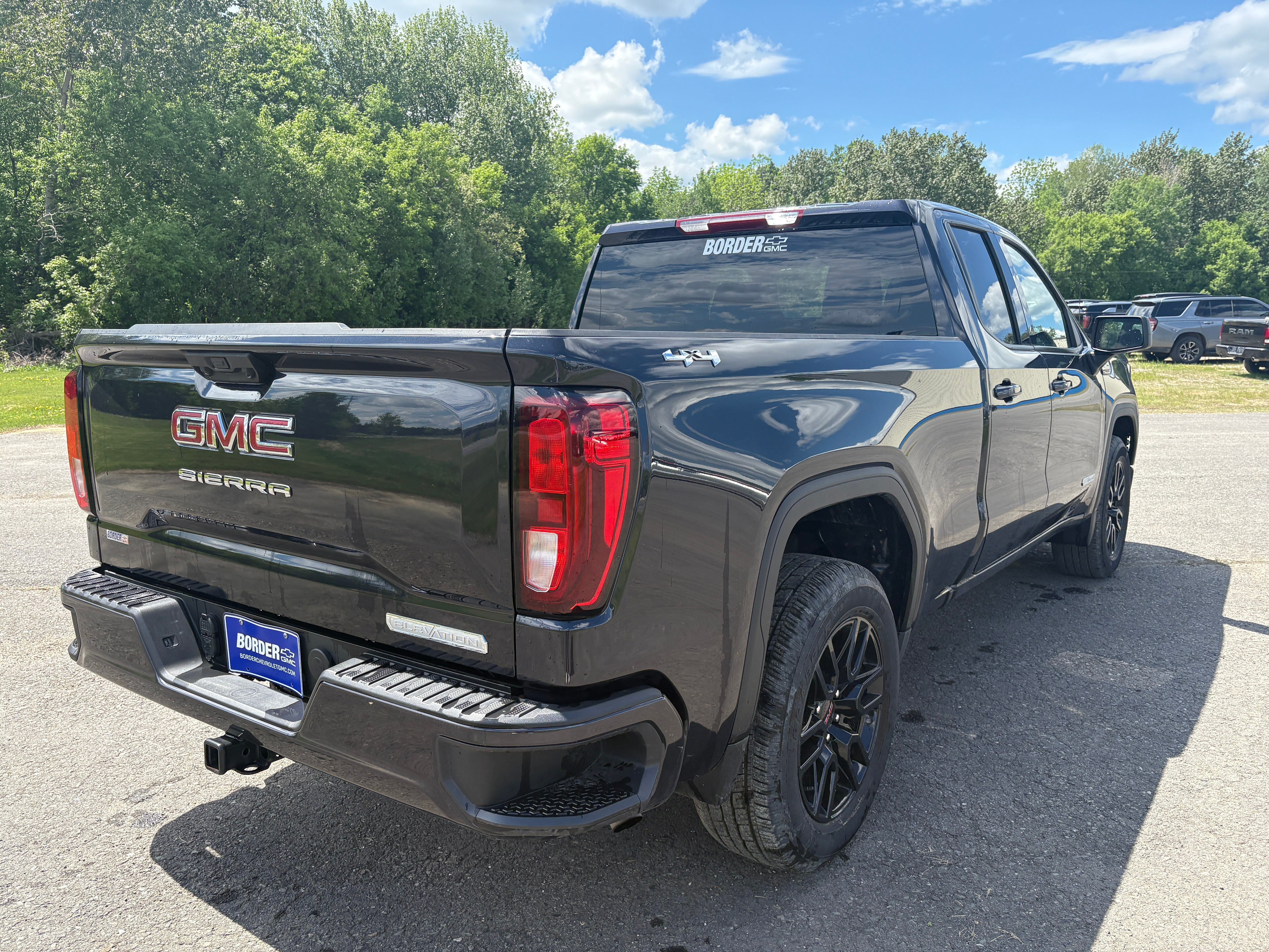 2025 GMC Sierra 1500 Elevation