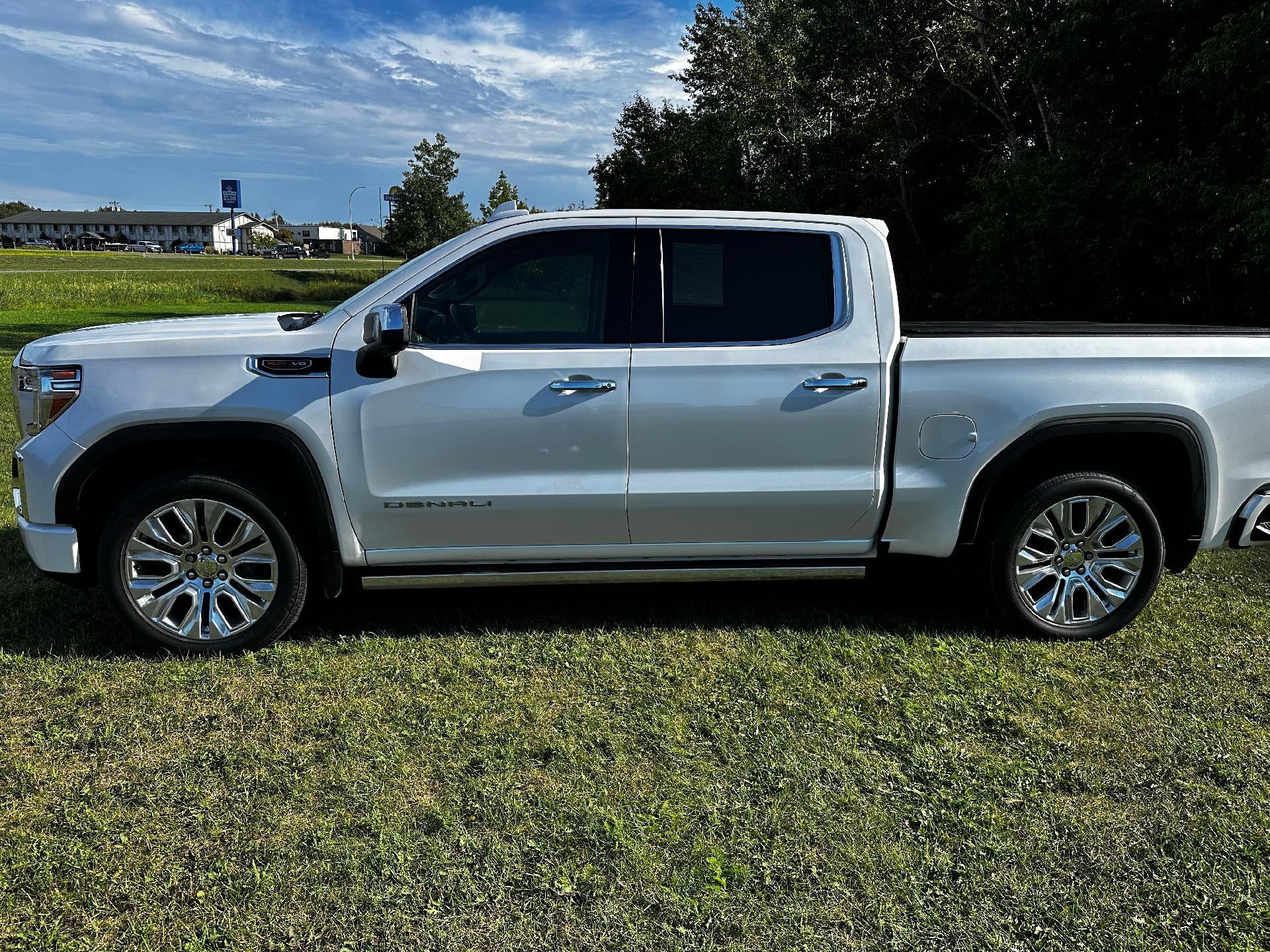 Used 2021 GMC Sierra 1500 Denali with VIN 1GTU9FEL4MZ114808 for sale in International Falls, Minnesota