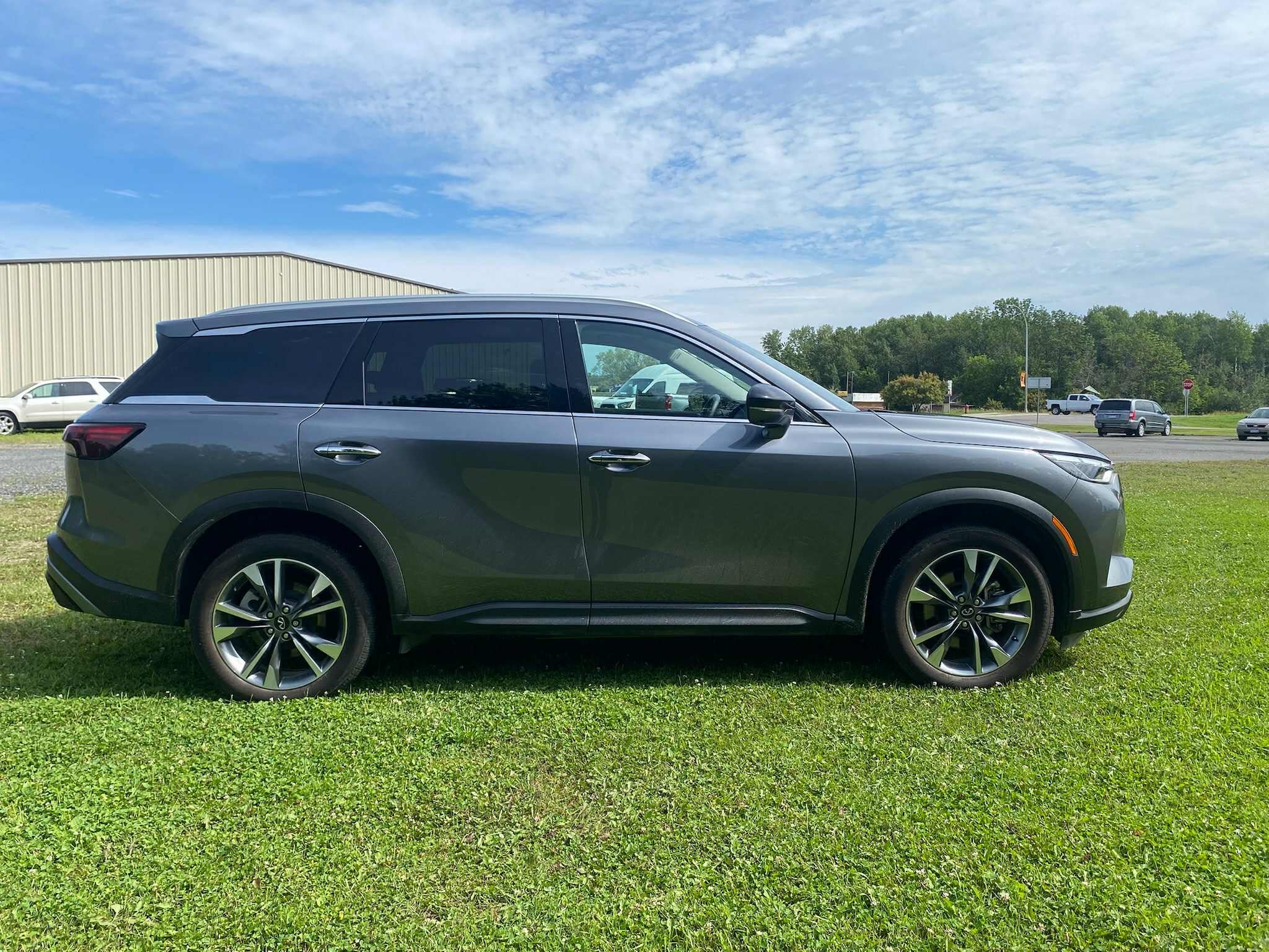 2024 INFINITI QX60 LUXE