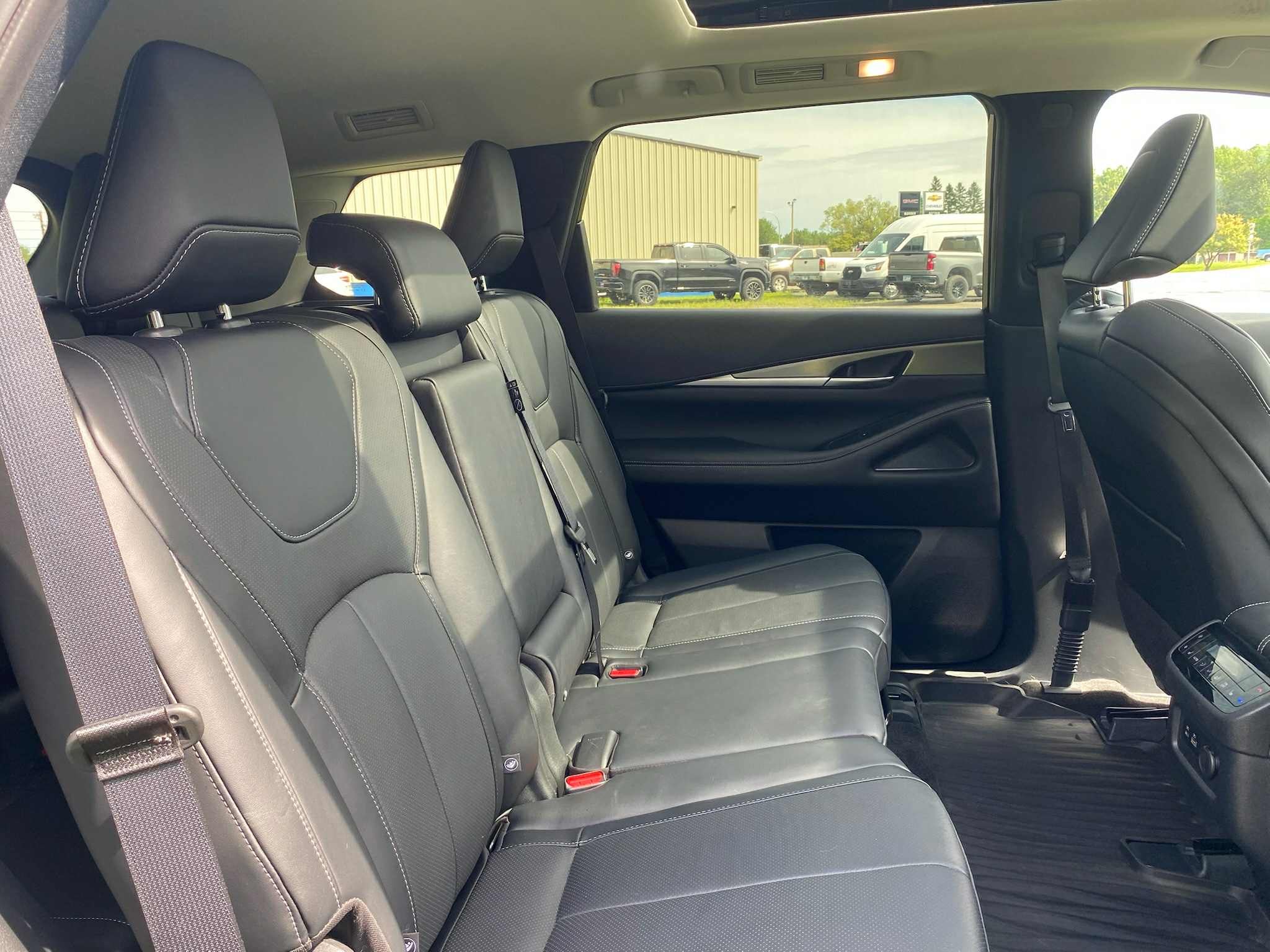 2024 INFINITI QX60 LUXE