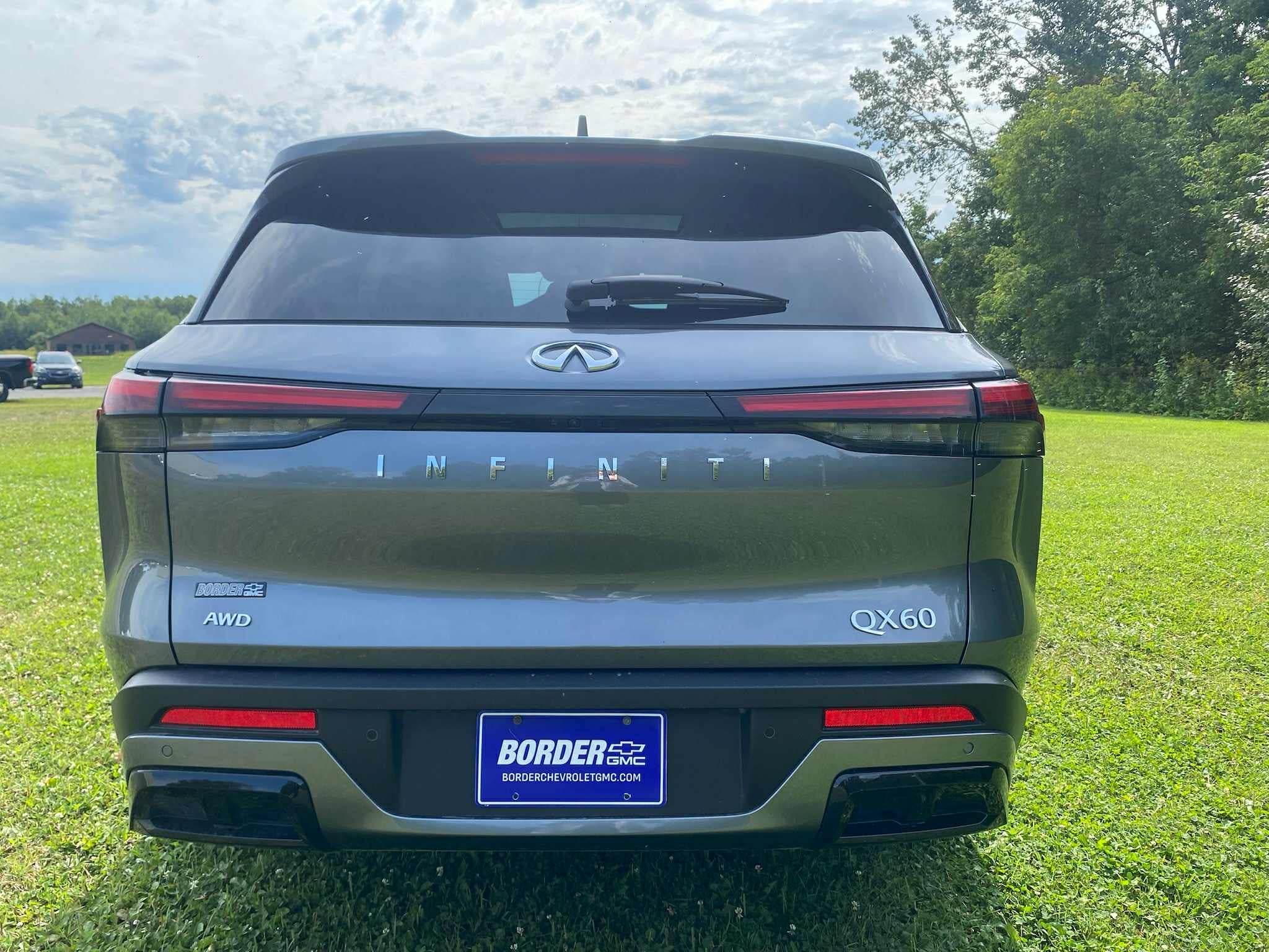 2024 INFINITI QX60 LUXE