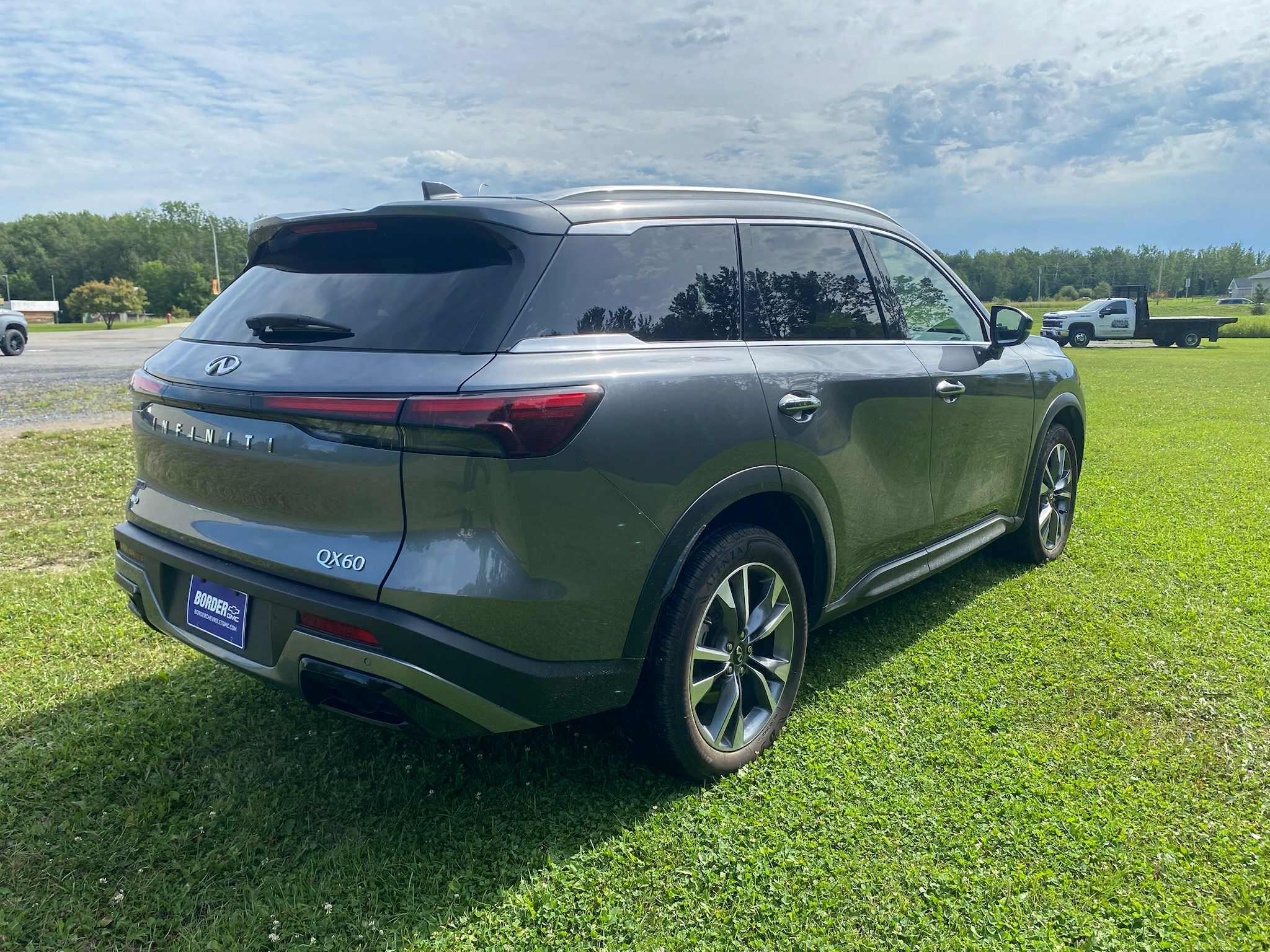 2024 INFINITI QX60 LUXE