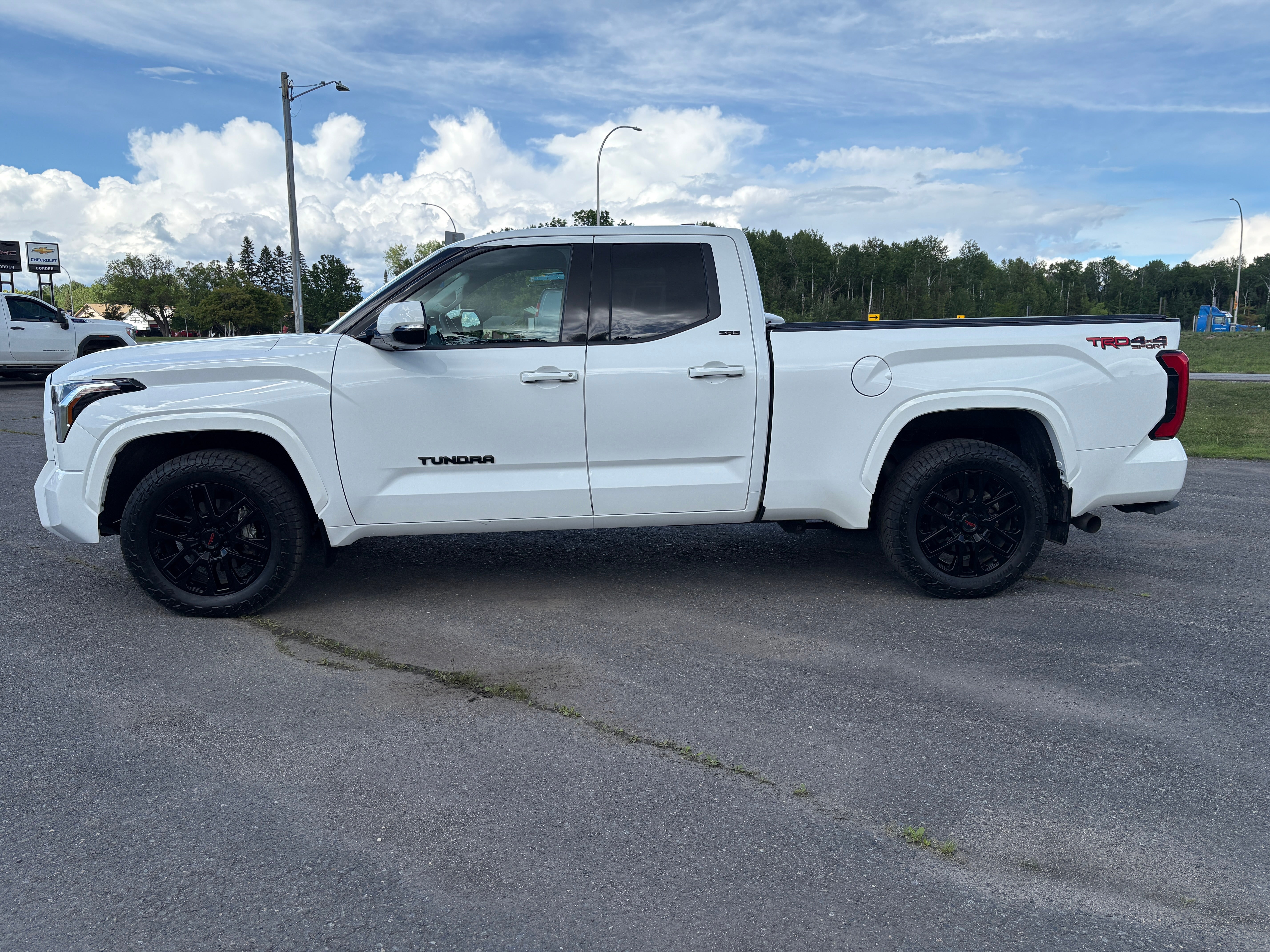 2023 Toyota Tundra 4WD SR5