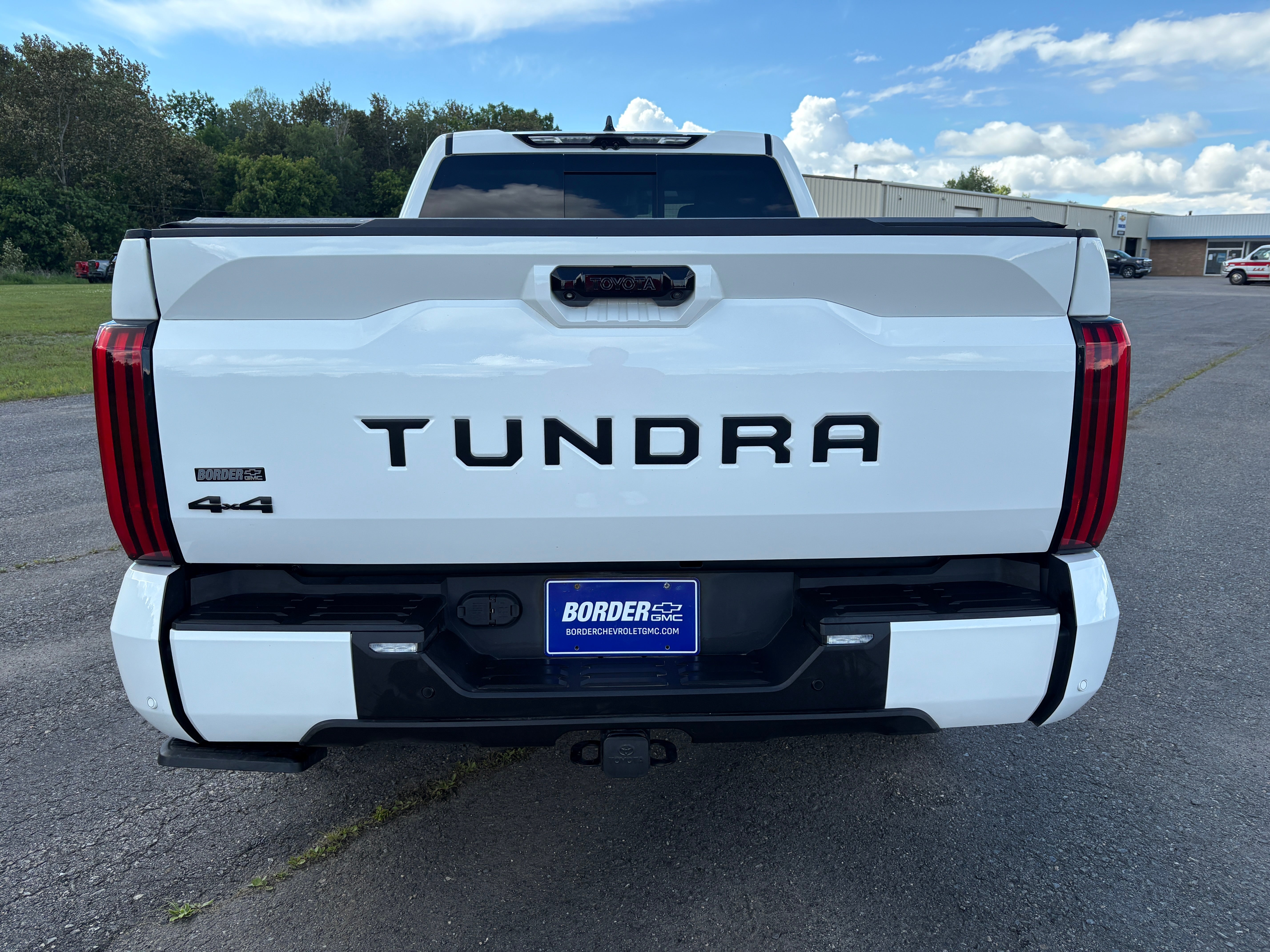 2023 Toyota Tundra 4WD SR5