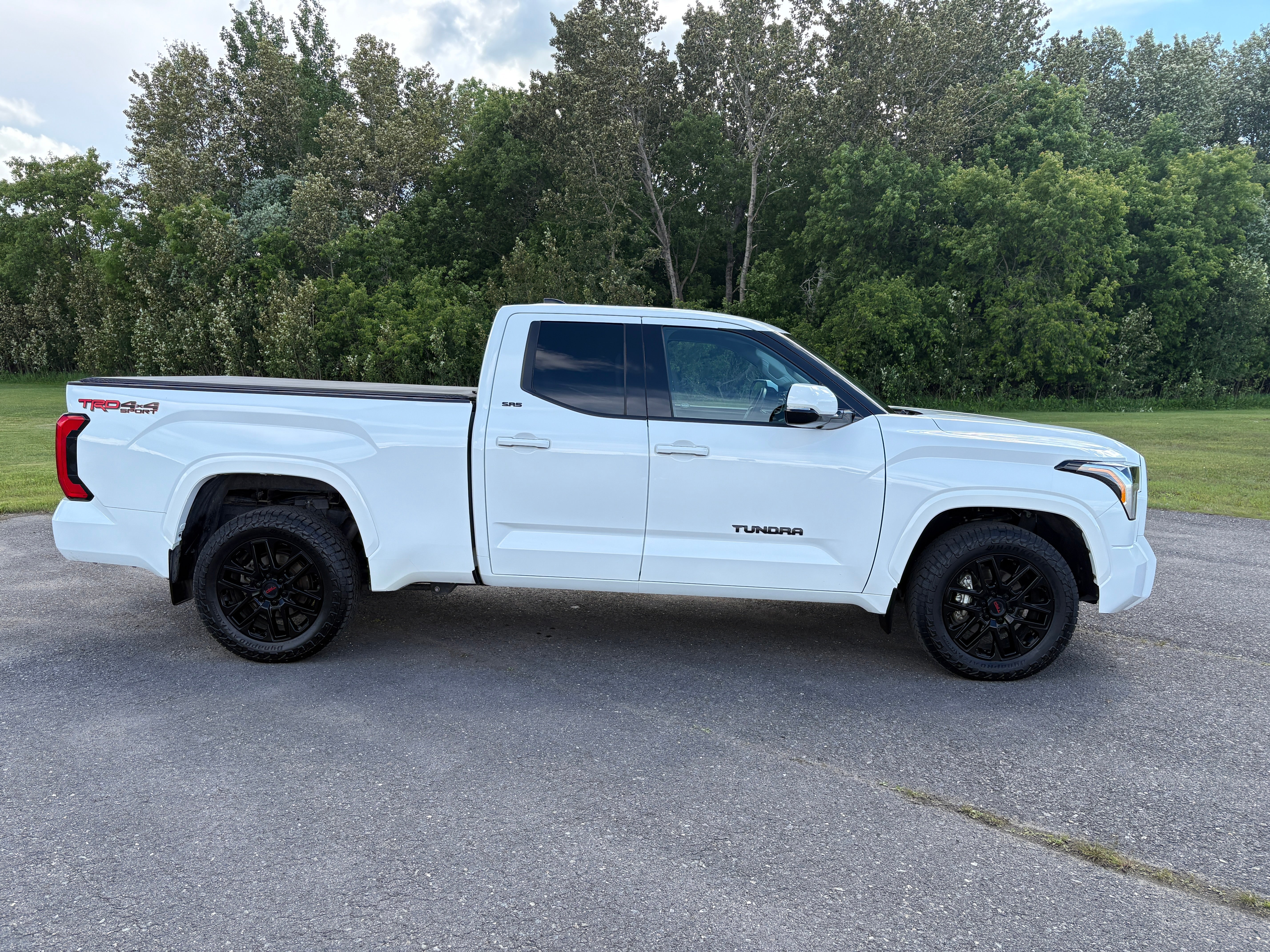 2023 Toyota Tundra 4WD SR5