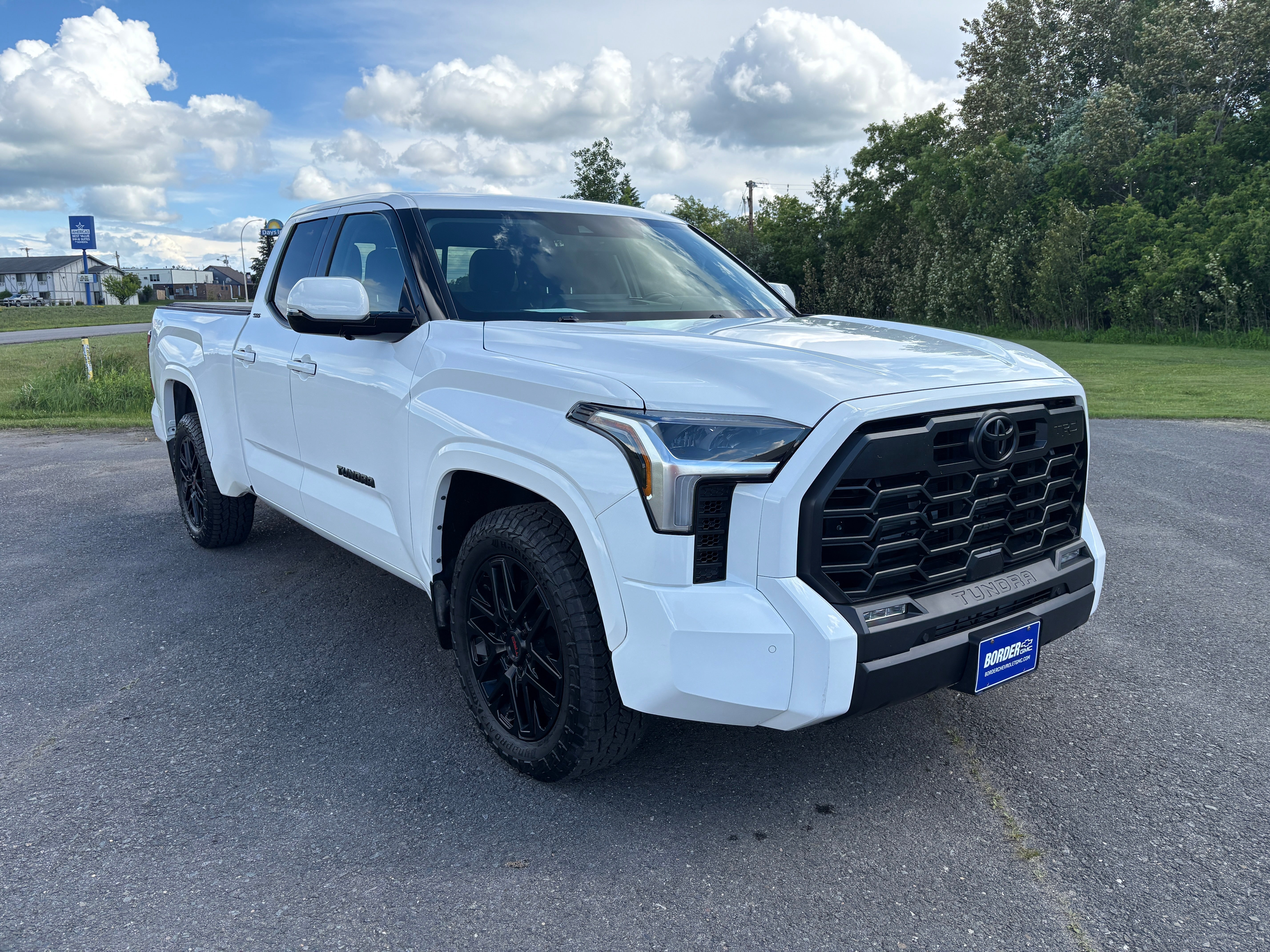 2023 Toyota Tundra 4WD SR5